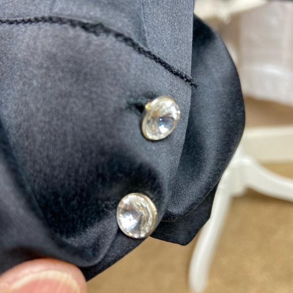 Sutton Studio Woman’s  Black Silk Blouse, 8 - Picture 7 of 10